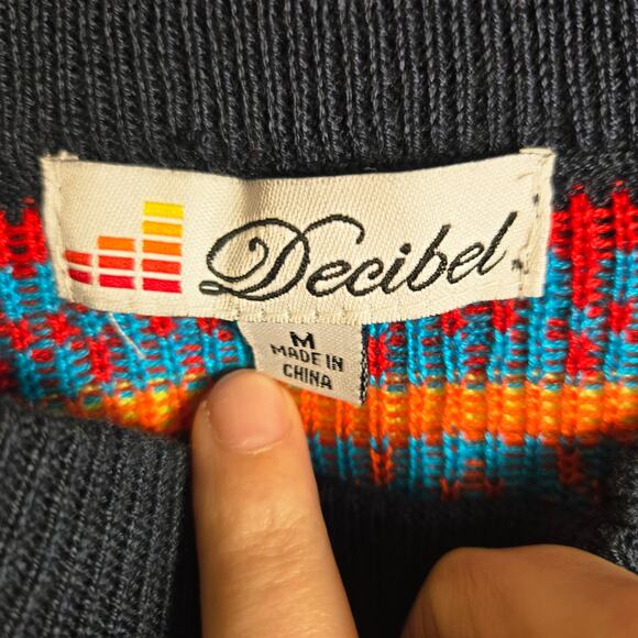 Size Medium Bright Geometric Knit Mini Sweater Skirt – Cozycore Ski Trip Knits - Picture 2 of 4